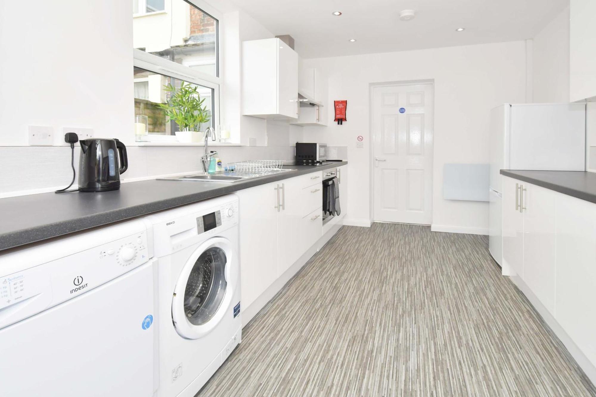Villa Townhouse @ 86 Brooklyn Street Crewe Extérieur photo