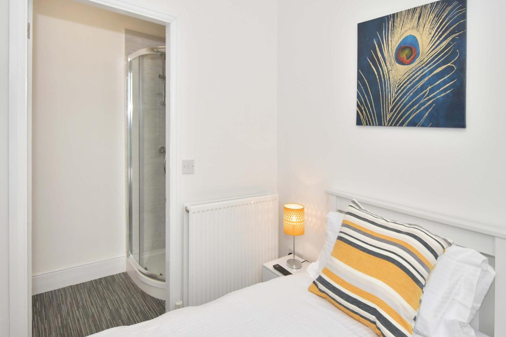 Villa Townhouse @ 86 Brooklyn Street Crewe Extérieur photo